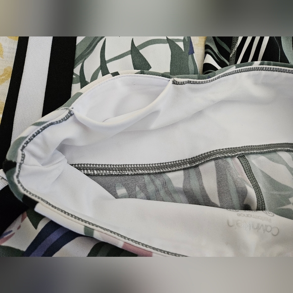 Calvin Klein Performance Wick Tropical Bird Print Leggings B&W Blue Size S/P/CH - Picture 13 of 13